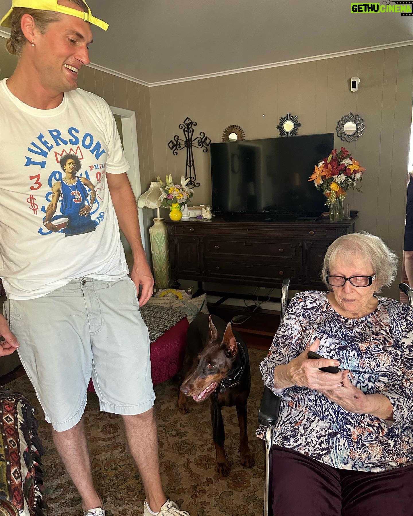 Amber Valletta Instagram - You can take the girl from Oklahoma but you can’t take Oklahoma from the girl. Summer time in T-town. Also celebrating my grandma’s 93rd bday🩷🌻🤍🍦🧡🌸