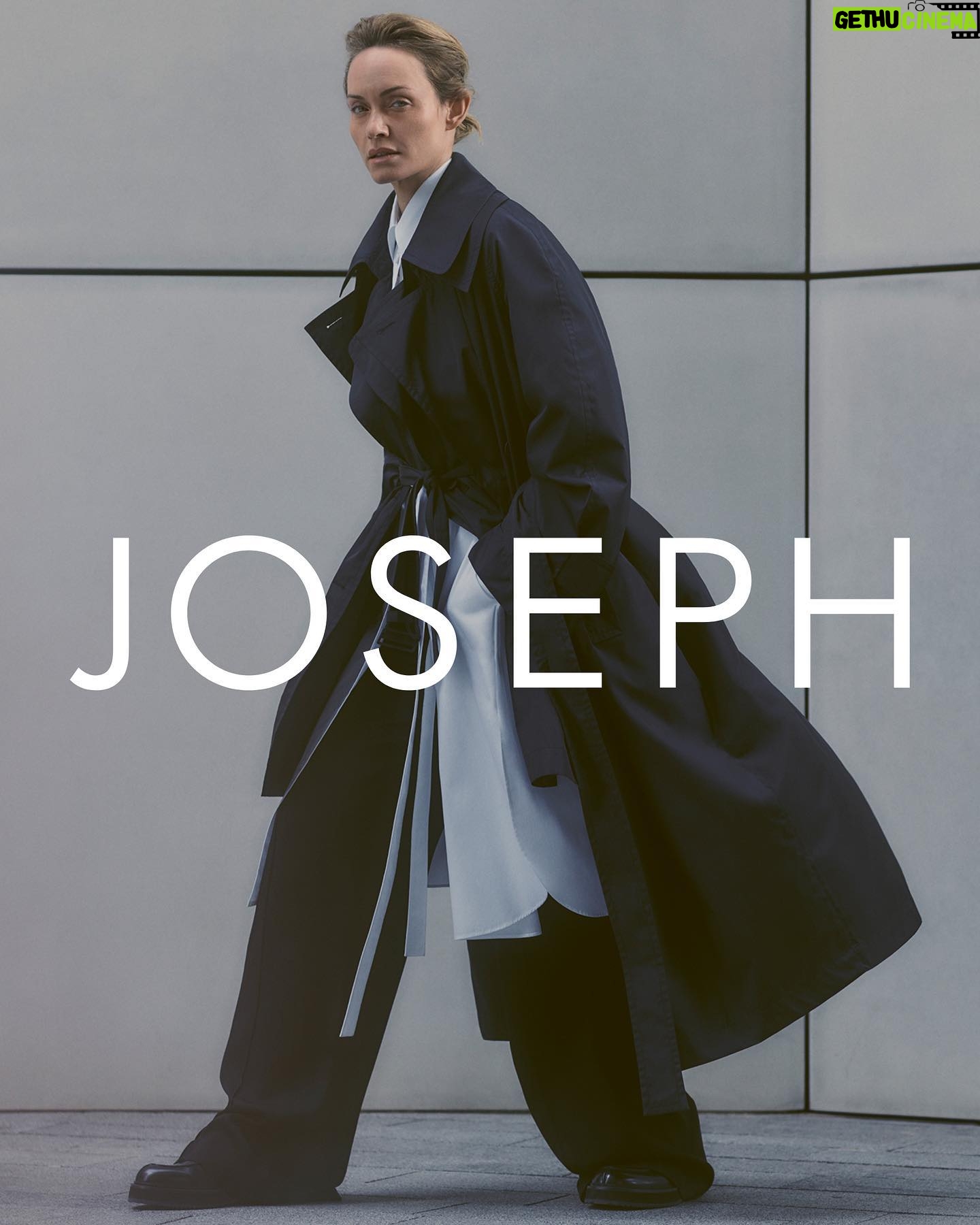 Amber Valletta Instagram - @josephfashion Autumn Winter campaign 💙 Photographed by @darrengwynnstudio