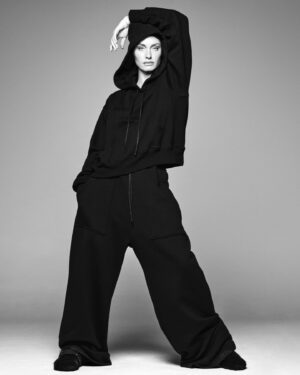 Amber Valletta Instagram - The one and only Steven Meisel X Zara Photographed by @stevenmeiselofficial
Styling #karltempler
Hair @guidopalau
Makeup @patmcgrathreal
Manicure @jinsoonchoi
Casting @piergiorgio @dmcasting
Film @nedrogers
@zara
#stevenmeiselnewyork
#zara
🖤🖤🖤