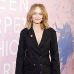 Amber Valletta Instagram - A surprise moment during the Green Carpet Fashion Awards; @AmberValletta challenging guests to eat their jeans! Pasta was served with tomatoes 🍅 grown using @candianidenim COREVA denim - the same material was used to create her bespoke dress designed by @triarchy. @triarchy: "We are very proud to create a bespoke look for Amber using our plastic-free stretch denim. As this is a "green" carpet, we wanted to design something unexpected using denim. Our first thought was a dress, but we have always been inspired by a woman in a classic tuxedo. The result was an amalgamation of the two." The short tuxedo jacket features a traditional double lapel collar, button front, and slim sleeves. The back features a feminine low scoop to give a formal element to the design, which was executed using plastic-free stretch denim in sustainable onyx black. #GreenCarpetFashionAwards #CanYouEatYourJeans? #CorevaDenim #Triarchy #Candiani #ambervalletta