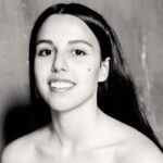 Ambra Angiolini Instagram – @cosmopolitan_it  e la lettera di Jolanda … -RESTIAMO UMANI – “Lasciateci una canzone per commuoverci, una poesia per riempirci il cuore, un film per farci innamorare gli occhi. Io così ce l’ho fatta, perché adesso davanti allo specchio invece di aprirli gli occhi li chiudo e a voce alta mi dico “Oggi mi sento bene”  Love you @jolandarenga ph @elesabet