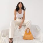 Ambra Angiolini Instagram – Metà donna e metà uomo … e vanno d’accordo. Ho fatto pace con il mio cervello-a…. #dua #bags e chi l’ha detto che è solo per una donna? Dua @giannichiarini #adv