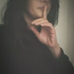 Ambra Angiolini Instagram – L’infortunio alla gamba, il dover restare “ senza palco”., vivere con mamma.. @jolandarenga #buongiorno a tutti quelli che ci provano per riuscirci #love #positivity #scared