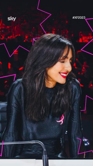Ambra Angiolini Instagram - @ambraofficial ci ricorda che la prevenzione può salvare la vita: anche quest’anno nel #MesedellaPrevenzione X Factor Italia è al fianco di @komenitalia in prima linea alla lotta al tumore al seno indossando il #RibbonRosa. Scoprite come diventare Ambasciatori della #Prevenzione su prevenzione.komen.it