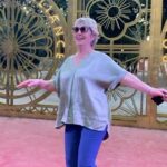 Ambra Angiolini Instagram - Nel primo video mi stavi aiutando, ero in mezzo ad un brutto esaurimento nervoso e tu cercavi di farmi ridere ogni giorno. Nella seconda foto mi stavi aiutando, ero diventata mamma per la prima volta e la facevi tanto ridere …Jolanda. Nella terza foto ero diventata mamma per la seconda volta e tu mi stavi aiutando, quando guardo Leonardo in braccio a te il cuore ride ancora adesso . Nell’ultima foto siamo così simili… ora tocca a te mamma… ridi più che puoi, ti aiuto io #motherday #mamma