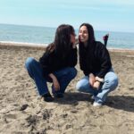 Ambra Angiolini Instagram - Sei bella amore mio, di quella bellezza che senza convenzioni vive, non si preoccupa di nulla se non di essere “reale”. Non chiedi nulla, offri sempre. Ieri abbiamo comprato un paio di scarpe, le tue prime col tacco…25 € ( perché la sfida è vivere con semplicità e poi… quanto ridiamo in giro per mercatini con nonnina @cominidoriana ) e tu sei diventata alta tre metri. Io mi amo un po’ di più da quando ho il privilegio di vivere il tuo sorriso @jolandarenga Tuo fratello pure… ma lui essendo un vampiro in foto non viene😂
