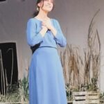 Ambra Angiolini Instagram - Giuro che si torna! “ Oliva Denaro” #🧡 ieri si è chiusa la prima parte di questa tournée emotiva, che mi ha riempito e convinto che “ insieme “ non ci sono app che tengano, nessun cellulare, nessuna sconfitta, solo la forza di uscire da un teatro con la consapevolezza che c’è ancora gente che sta bene #grazie #teatro #amore RINGRAZIO i miei ragazzi che hanno fatto un lavoro enorme per questi 15000 km insieme : MATTEO EVELYN GIACOMO TONY PIETRO JOLANDA FILIPPO TITTI FEDE SIMO VALE @goldenart.production @agidi_srl