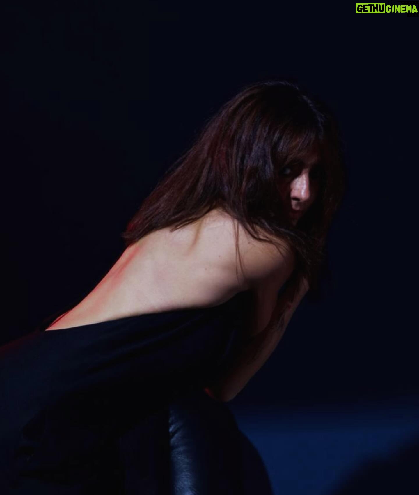 Ambra Angiolini Instagram - …l’unica etichetta che portiamo è il prezzo della nostra libertà … ognuna a modo suo . È tutto talmente spontaneo da sembrare fatto apposta… #grazie @asiaargento per essere riuscita a diventare indistruttibile. Grazie a @rollingstoneitalia @sara.scanderebech per le foto e la parte “ mistica “ @primevideoit @nicolemorganti_insta @luckyred perché finalmente♥️ @gra69 love #gigolòpercaso andate sul sito @rollingstoneitalia per questa intervista abbastanza unica di @panorami_desolanti