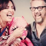 Ambra Angiolini Instagram – Su @rai1official  un film che si intitola “ Al posto tuo” con @lucaargentero @stefano.fresi @serenarossiofficial ( colleghi che in questo film hanno fatto tanto per alleviare il mio panico da separazione ) Nella foto con me il mio MAX CROCI, il regista che più mi è diventato amico. Con lui ho attraversato molte vite in una sola… la nostra. Quando ha messo le ali non parlavamo da un po’, e questo non me lo perdonerò mai. Max è tanto cinema e molto l’abbiamo condiviso, piccoli grandi ruoli e film con poche pose, ma scritte appositamente pur di avermi al suo fianco. La differenza la fa sempre l’amore  che ci metti e quello che resta… al posto tuo #🩵