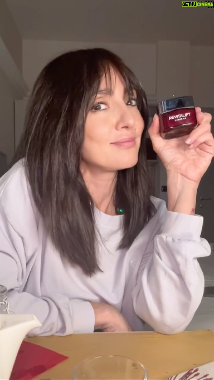 Ambra Angiolini - 3 Likes - Avete mai pensato ai suoni del tempo che ci prendiamo per volerci bene? Questi sono alcuni dei miei #♥️@lorealparis Revitalift Laser X3: la mia pelle lo sente. #skincare #adv #asmr