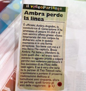 Ambra Angiolini Instagram - Ripercorrendo la mia storia, con l’aiuto del mio amico @fabiomarantino ( prezioso come non mai) , mi sono resa conto dell’ ipocrisia della tv e di certa  carta stampata; probabilmente non si può più dire niente solo perché avevano già detto tanto…troppo. Se in quel periodo, avevo solo 17 anni, qualcuno mi avesse fatto notare che non ero più “spensierata” invece di sottolineare ovunque quanto io fossi diventata grassa, avrei cercato di tornare ad essere più “mia“ che di tutti.  Il problema di oggi, si dice ovunque, sono  gli haters, ma c’è qualcuno che molto tempo fa gli ha evidentemente fatto scuola.  Questo post non è per vittimismo che lo scrivo, ma per rimettere a posto le cose.  Io alla fine ho vinto una guerra che non doveva nemmeno essere combattuta #mychoice ?  #tv #news #fardellodiciccia