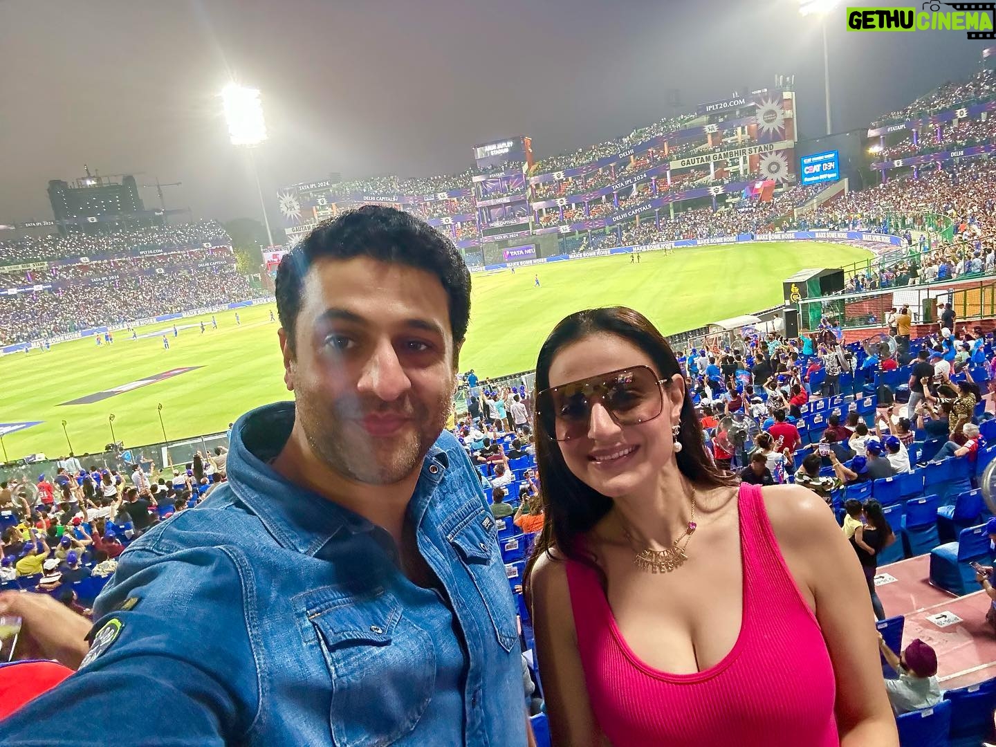 Ameesha Patel - 113.2K Likes - DELHI —- IPL Match — DELHI vs MUMBAI —- @kuunalgoomer