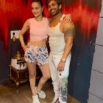 Ameesha Patel Instagram – Fabulous workout session with my super fit and fabulous hot friend @yashbirla at his new gym PUMP In Mumbai —— opens tomorrow— lovedddd the gym —!!! 🏋🏻‍♀️🏋🏻‍♀️🏋🏻‍♀️🏋🏻‍♀️🏋🏻‍♀️🏋🏻‍♀️best wishes darling @yashbirla