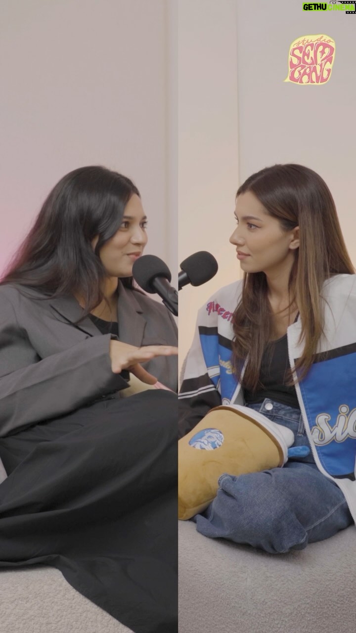 Amelia Henderson Instagram - too much control on your content pun akan buat kita stressed out kan? tapi tu dulu geng, sekarang ni buat content macam mana pun kalau orang memang nak tengok diorang akan tetap tengok jugak! dah ready ke nak tengok episod @athishakhan japgi 10pm kat @youtube @spotify & @applepodcasts geng? #jomsembang #studiosembang