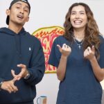 Amelia Henderson Instagram - yang teka @ahmadezzrinloy tu memang power bethol! 🤣 macam mana tau ehh? jom ramai² tengok episod ni khamis, 10pm kat @youtube @spotify & @applepodcasts geng! #jomsembang #studiosembang