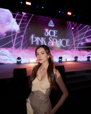 Amelia Henderson Instagram - a little seoul soft focus 💖
wearing @hm #HMMalaysia 
#3CE #3CEMALAYSIA
#3CEMY#3CESTYLENANDA