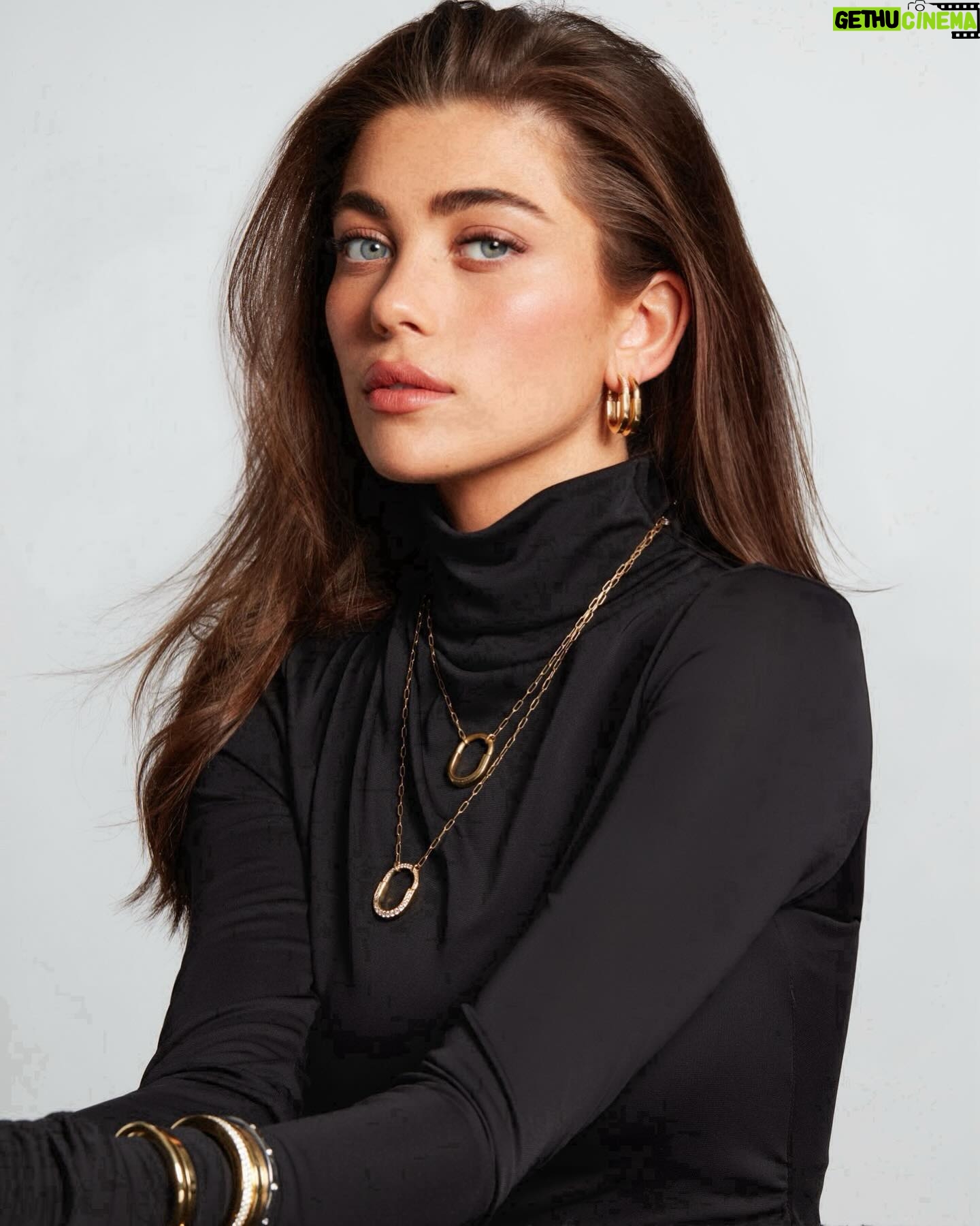 Amelie Zilber Instagram - @TIFFANYANDCO ICONS New work with #TiffanyandCo 🌟 #TiffanyIcons #TiffanyPartner
