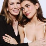 Amelie Zilber Instagram - mama & jewels & spoiling her with Tiffany T for Mother’s Day! Nothing better!! @tiffanyandco #tiffanyandco #tiffanyicons💎🩵