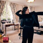 America Ferrera Instagram - Behind the scenes of my glam process! Thanks @elleusa for capturing my preparation for @chloe show in Paris! Link to full article in stories. 🖤🖤🖤