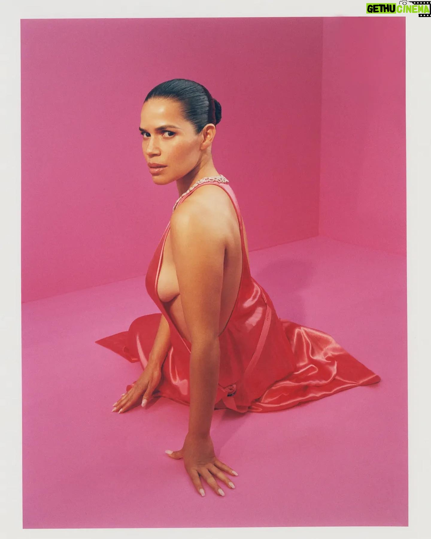 America Ferrera Instagram - 🤍One of my favorite photo shoots ever. Thanks to everyone involved 🤍 Photography by Emmanuel Monsalve Styling by Jessica Willis Hair by Sonny Molina Makeup by Linda Hav Manicure by Nori Yamanaka Set Design by Way Out Studios Tailoring by Zunyda Watson Production by Kindly Productions The Cut, Editor-in-Chief Lindsay Peoples The Cut, Photo Director Noelle Lacombe The Cut, Deputy Culture Editor Brooke Marine The Cut @thecut Talent @americaterrera Photographer @emmanuelmonsalve Stylist @jessswill Hair @sonnymolinahair Makeup @lindahaymakeup Manicure @nailnori Set Design @wayoutstudioco Tailor Zunvda Watson Production @kindlvproductions The Cut, Editor-in-Chief @Irpeoples The Cut, Photo Director @nono_elle_ The Cut, Deputy Culture Editor @brkmrn