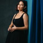 America Ferrera Instagram - Introducing the L.A. Times Envelope Actresses Roundtable: America Ferrera, who appears as a working mother in “Barbie.” Fantasia Barrino, who plays a woman in the Jim Crow South struggling to escape decades of abuse in the musical adaptation of “The Color Purple.” Julianne Moore, who co-stars in “May December,” about a woman who began a relationship with a 13-year-old boy when she was 36 — and later married him. Eve Hewson, who stars in “Flora and Son,” a Dublin-set film about a single mom who finds her voice while taking online guitar lessons from a charming L.A. musician. Emily Blunt, who portrays the fierce wife of “the father of the atomic bomb” in “Oppenheimer.” Sandra Hüller, the German actress in two talked-about films this fall — “Anatomy of a Fall,” about a woman suspected of murdering her husband, and “The Zone of Interest,” as the uncaring wife of the Auschwitz death camp commandant. The actresses shared their fears about artificial intelligence impacting the industry, what they love — and hate — about their jobs and which director has a “no Uggs on set” policy with Times host @amykinla 📰 Read their full conversation at the link in @latimes_entertainment’s bio. 📺 Stream the Envelope Roundtable this Friday at 8pm pst on YouTube. 📸 @jason_armond #TheEnvelope #oscars2024 #theoscars