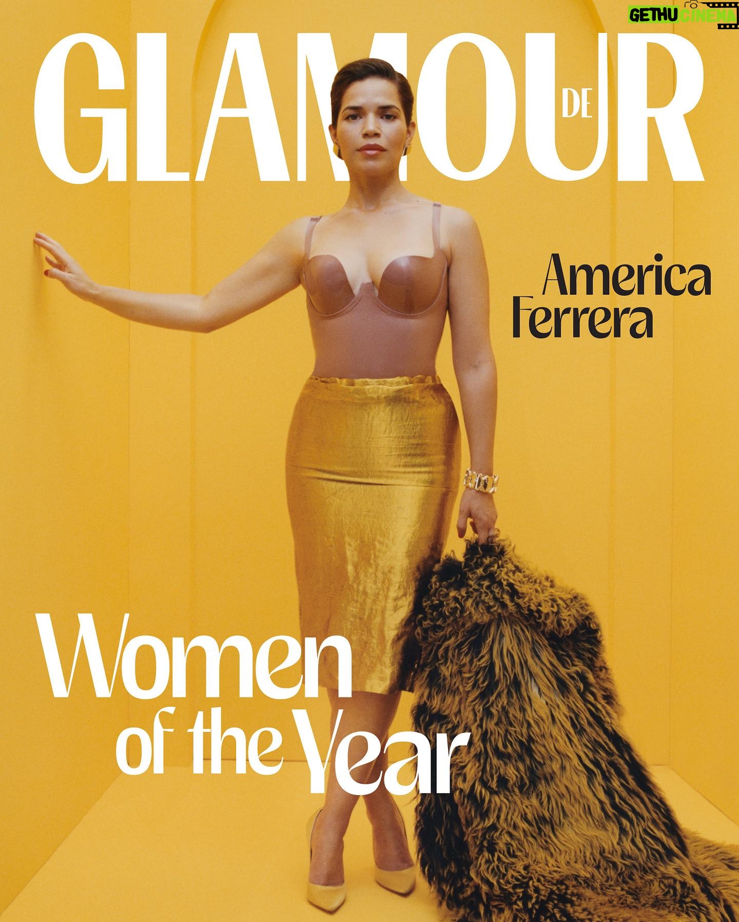 America Ferrera Instagram - @AmericaFerrera is GLAMOUR’s global Women of the Year cover star. #AmericaFerrera’s talent, passion, and unwavering commitment to breaking barriers has been inspiring people around the world for decades. The award-winning actress, and avid activist writes exclusively for GLAMOUR on how she has united her two passions to incite change - head to the LINK IN BIO to read. @AmericaFerrera, portada global de GLAMOUR Women of the Year El talento, la pasión y el compromiso inquebrantable de #AmericaFerrera para romper barreras lleva décadas inspirando a personas de todo el mundo. La galardonada actriz y ferviente activista explica en exclusiva para Glamour cómo ha conseguido unir sus dos pasiones para impulsar el cambio. El tema completo en nuestro link in bio. #AmericaFerreras Talent, Leidenschaft und ungebrochenes Engagement, Grenzen zu durchbrechen, begeistert Menschen weltweit schon seit Jahrzehnten. Die preisgekrönte Schauspielerin und passionierte Aktivistin schreibt exklusiv für GLAMOUR, wie sie ihre zwei großen Leidenschaften vereint hat, um die Welt zu verändern – Mehr dazu siehe LINK IN BIO. #GlamourWOTY @glamouruk @glamourmag @glamourmexico @glamourspain @glamourgermany 📸 Photographer: @josefinasantos Stylist: @anatolli Makeup Artist: @brigittemakeup Hair Stylist: @hairbyorlandopita Manicurist: @ajackdannie Set Design: @wayoutstudioco Producer: @leahmaraproductions