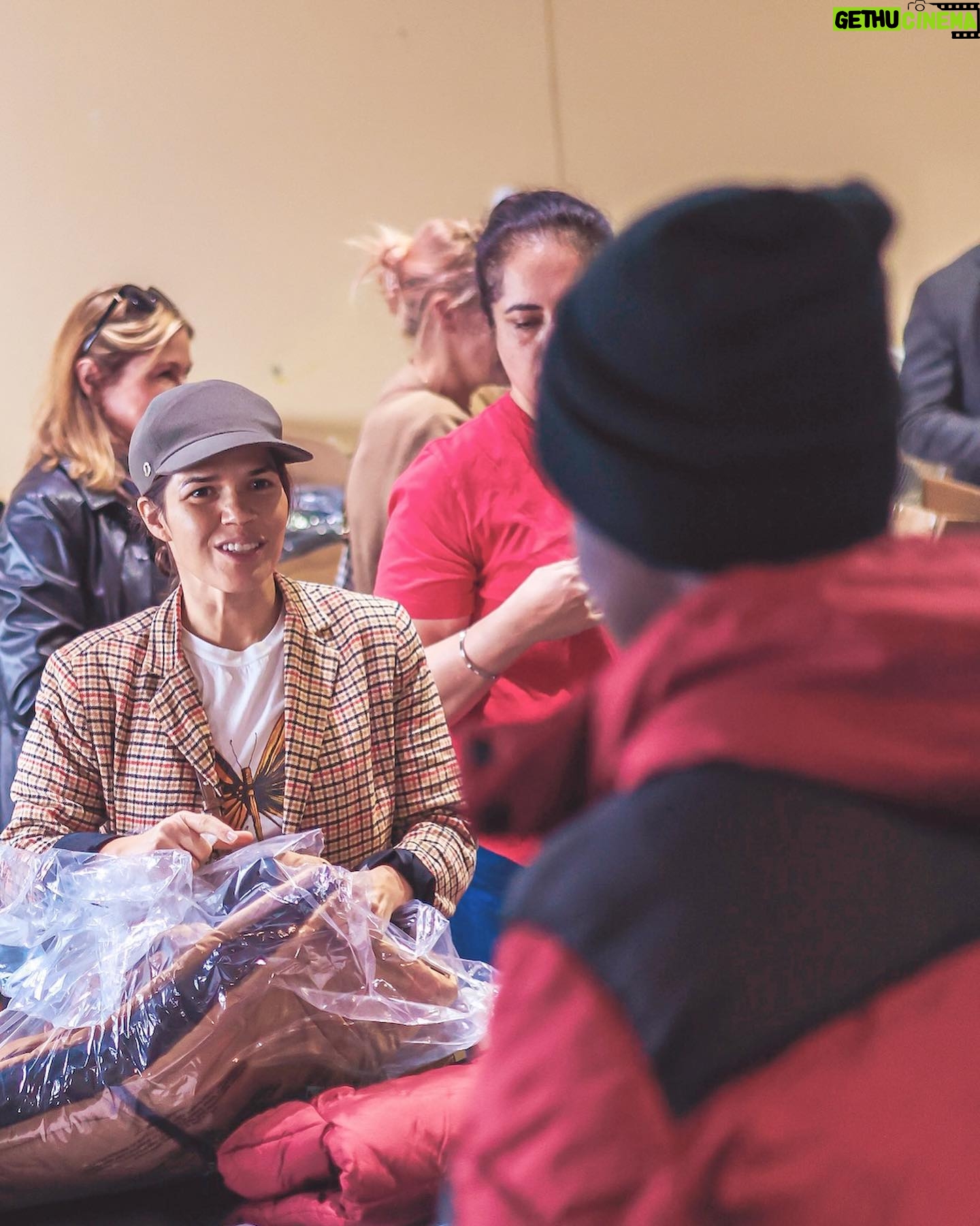 America Ferrera Instagram - Taking part in a little humanity can do a lot for our broken hearts. I was so glad to help hand out 700 winter coats at a shelter for asylum seekers in New York City this week. I’m grateful to the asylum seekers who shared their experiences with us. Many of them are families and individuals fleeing persecution from their governments, running from gangs that threaten their families, escaping starvation, desperation or economic destitution in failed states. All of them are human beings looking for a chance to build a better life. I was proud to witness how New York City is working to meet them with resources and humanity, but what is absolutely clear is that more support is needed from the state and federal government to continue welcoming these men, women, and children with dignity. We have a failed immigration system that leaves most people with only dangerous and undignified options during a time of increased forced migration around the world. That is wrong. And it is wrong that once they arrive they aren’t getting the support they need, and that our country is making it incredibly hard for them to be able to work legally. I urge @potus to deal with the issue of our broken immigration system and to take action that will welcome people with dignity, build more safe and humane immigration pathways, and provide real help to cities like New York attempting to welcome migrants with humanity. In the mean time, we can all play a part in offering humanity to other human beings seeking refuge. I encourage you to follow @thisisabouthumanity, @immdef_lawcenter, and @fwdus to stay up-to-date on immigration policies and to learn about volunteer opportunities as they become available. #WelcomeWithDignity #ThisisAboutHumanity Thank you to @thisisabouthumanity for bringing community together in service of others and to the @nycemergencymanagement @zachiscol for coordinating the visit. Photos by @ericapress.jpg