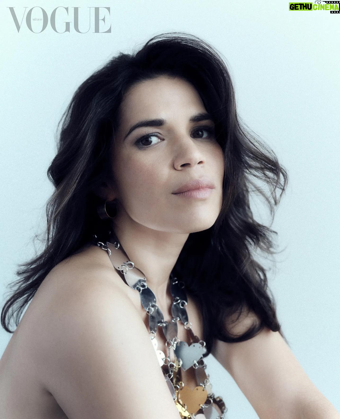 America Ferrera Instagram - I love this @voguemexico cover shoot & story! But it came out during the strike and I never got to share! Here it is before the year is over! Thank you @karlamartinezdesalas and the whole team for making me your July 2023 cover girl! 💕 Link to article in stories! #FlashbackFriday #july2023 ¡Me encanta esta sesión e historia de portada de @voguemexico! ¡Pero salió durante la huelga y nunca pude compartirlo! ¡Aquí está antes de que termine el año! ¡Gracias @karlamartinezdesalas y todo el equipo por hacerme tu chica de portada de julio 2023! Enlace al artículo en historias. Fotografía: @alexandersaladrigas Realización: @praymoses.studio Entrevista: @quenosoymafer Peinado: @evaniefrausto Maquillaje: @francelledaly Manicura: @megumiyamamotonyc Diseño de set: No Studio Digi tech: @el.photo.opp Producción: @buhbuhbilly, @lizzzop y @lucyspiderfox Locación: @onewallstreet Director de entretenimiento: @sergiokletnoy Head of Editorial Content: @karlamartinezdesalas