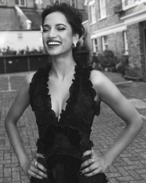 Amita Suman Instagram - Wearing the most beautiful dress by @alessandrarich  for @glamouruk woman of the year awards ❤️

@gettyimages