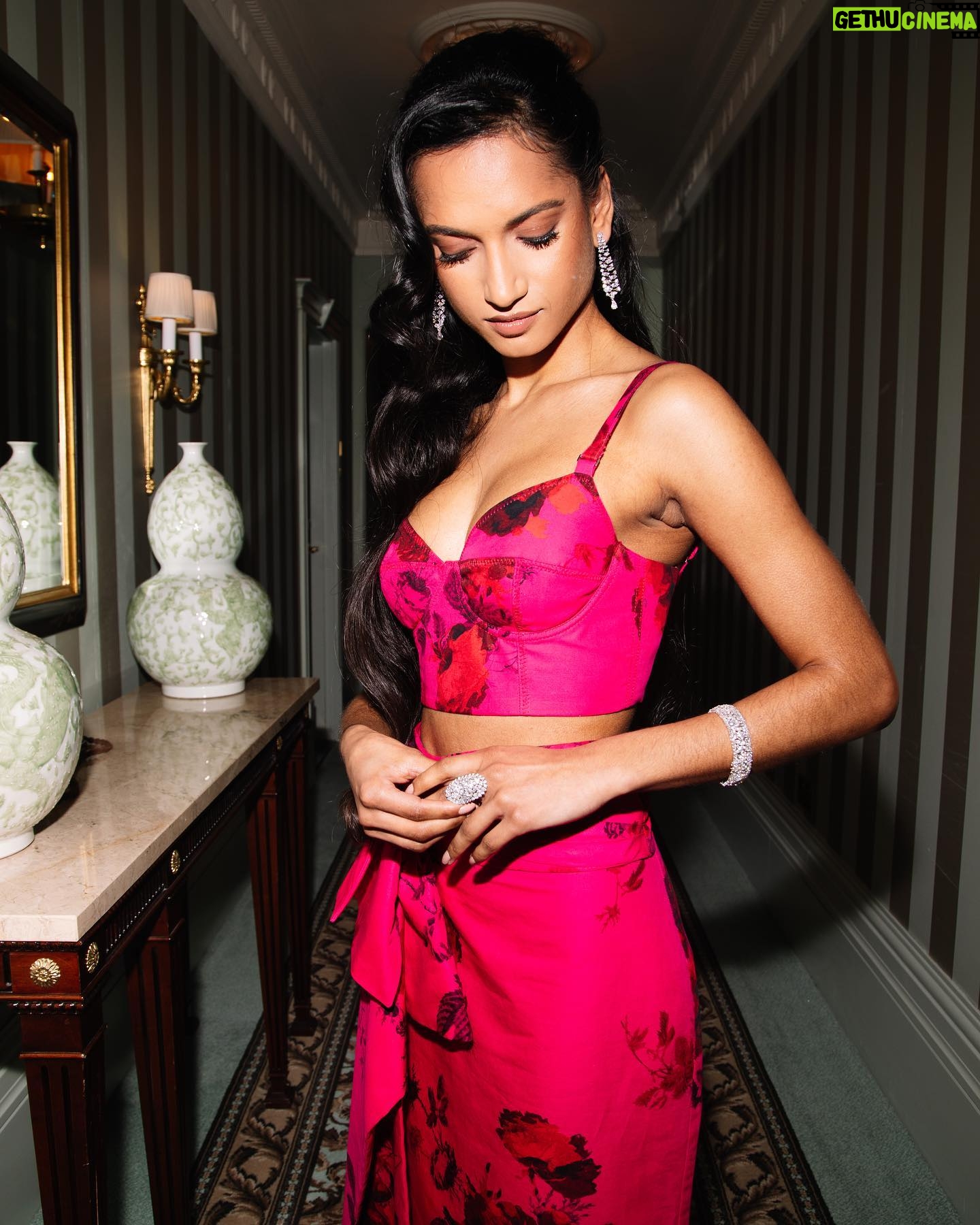 Amita Suman Instagram - Thank you @ghdhair and @bucherer for taking me to my first ever @bafta awards ❤️ Congratulations to all the amazing winners and nominees ❤️❤️ Joe Maher Karwai Tang @gettyimages @lilycraigenphotography #bafta
