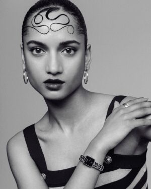 Amita Suman Instagram - Delighted to be on @5elevenmag latest cover🖤🤍

Shout out to the incredible glam team for fixing my rolled out of bed hair and before a cup coffee situation 💅😚😚

Loved working with -
Shot by @edwinsfreyer 
Styled by @altonhetariki Hair by @bjornkrischker at @thewallgroup
Makeup by @jamesorileymua at @onerepresents
Manicure by @nichole_wills at @stellacreativeartists
Interview by @madeline_anderso 
Special thanks to @publiceyecomms
@chanelofficial 

#shadowandbone #netflix