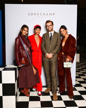 Amita Suman Instagram - A brilliant time in @longchamp colours at #LongchampAtTheRaces
Thank you for having me 💚
Great memories behind these photos. 
#ad