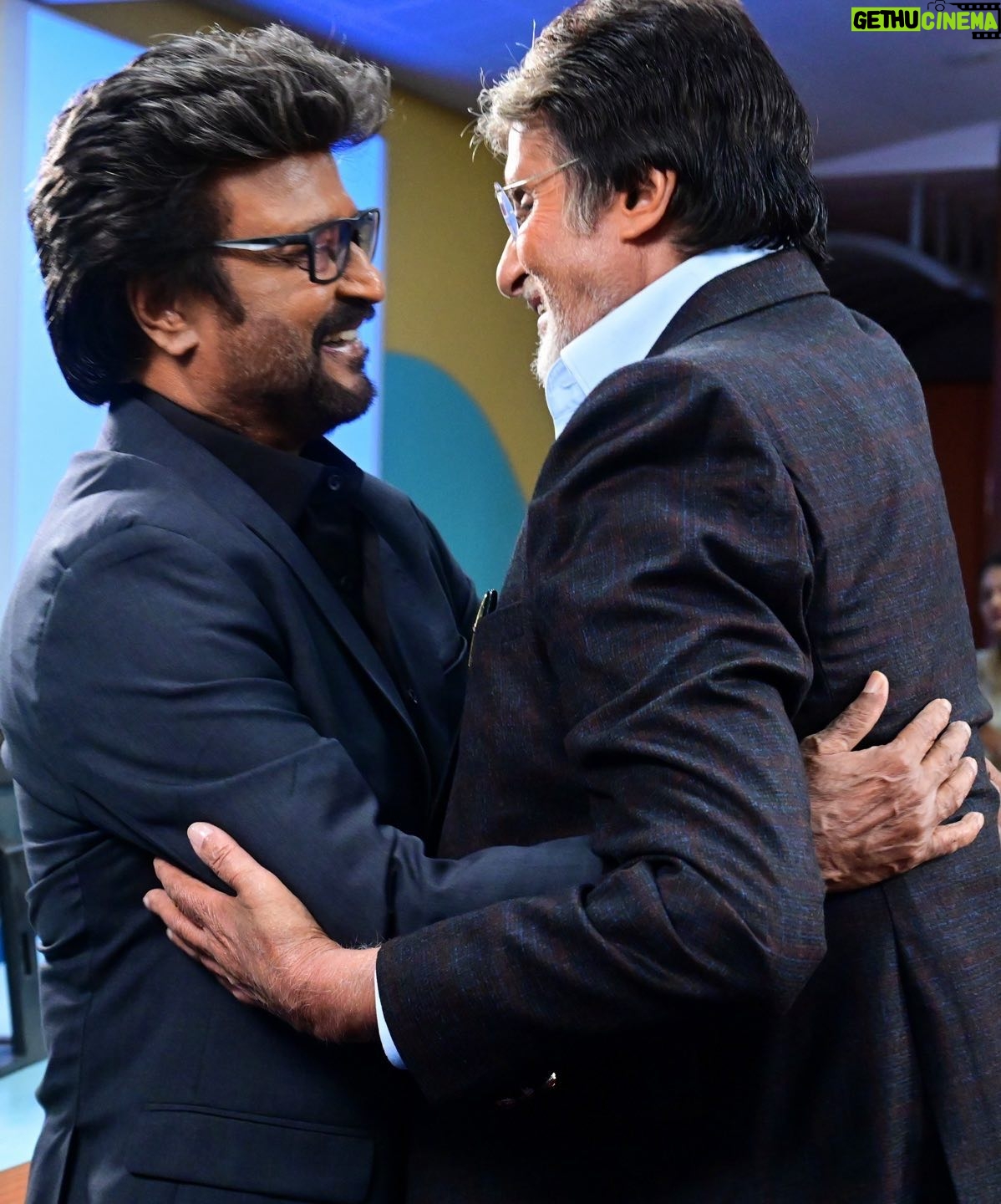 Amitabh Bachchan - 410.2K Likes - Am honoured and privileged to be with the Thala the Great Rajni again .. he hasn’t changed at all .. the same simple humble down to earth friend despite his stratospheric greatness !!!