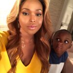 Amiyah Scott Instagram - Who’s ready for a brand new episode of @staronfox tomorrow?! ⭐️👀 And yes, Cotton is a MOM mom now! 👩‍👦Got my parent teacher conference blouse on & everything 😩 if you look closely you can see the fear in his eyes 💪🏽😂❤️ go “rake up” them grades before I take this wedge off! 👡 @traycemalachi