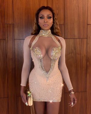 Amiyah Scott Instagram - Thank you so much @evelynmoda for my beautiful dress 💃🏽✨