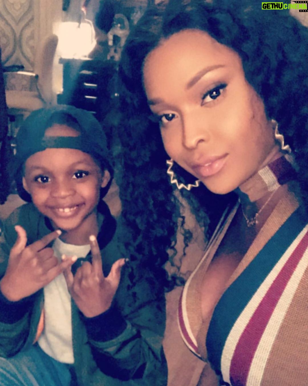 Amiyah Scott Instagram - I hope everyone enjoyed #STAR tonight ⭐️ ...meet my lil cotton ball @traycemalachi #Jayden @staronfox ...and I guess you can meet my BM too @ashani_r 😒😂 West coast you’re up next!
