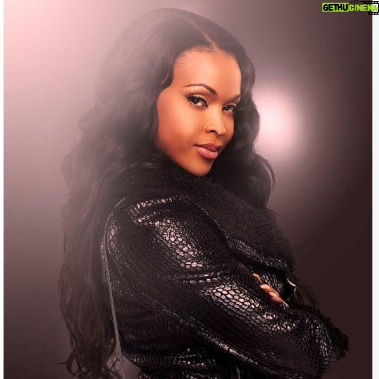 Amiyah Scott Instagram - Such an incredible journey! I hope that everyone enjoyed season 1 of @staronfox 😢⭐️ Thank you for all the support and to everyone who made this dream possible *cheers* to season 2 ⭐️⭐️😆🥂 #FreeCotton