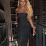 Amiyah Scott Instagram - I love this dress 🖤 Hair by @iamalonzoarnold