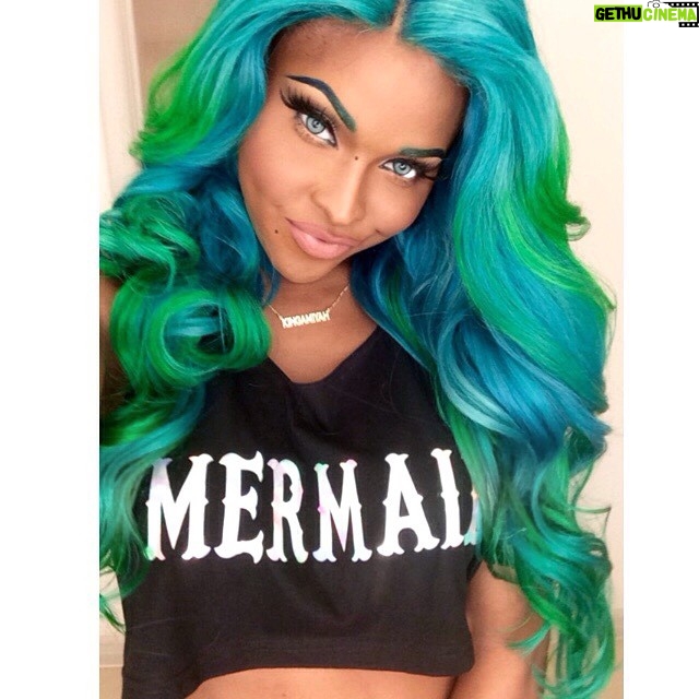 Amiyah Scott Instagram - Looking Trinidadian, Japanese and Indian, Got Malaysian, got that yaki, that wavy Brazilian. 💙💚