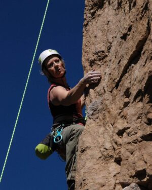 Amy Adams Instagram - Happy Mother’s Day to my Mom. You are unique, creative,  and crazy fearless in the best way. Thank you for always encouraging me to face my fears. Love you! #rockclimbingmoms