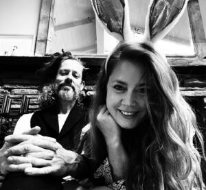 Amy Adams Instagram - Happy Easter ❤️ Light & Love #homewithubby and my girl