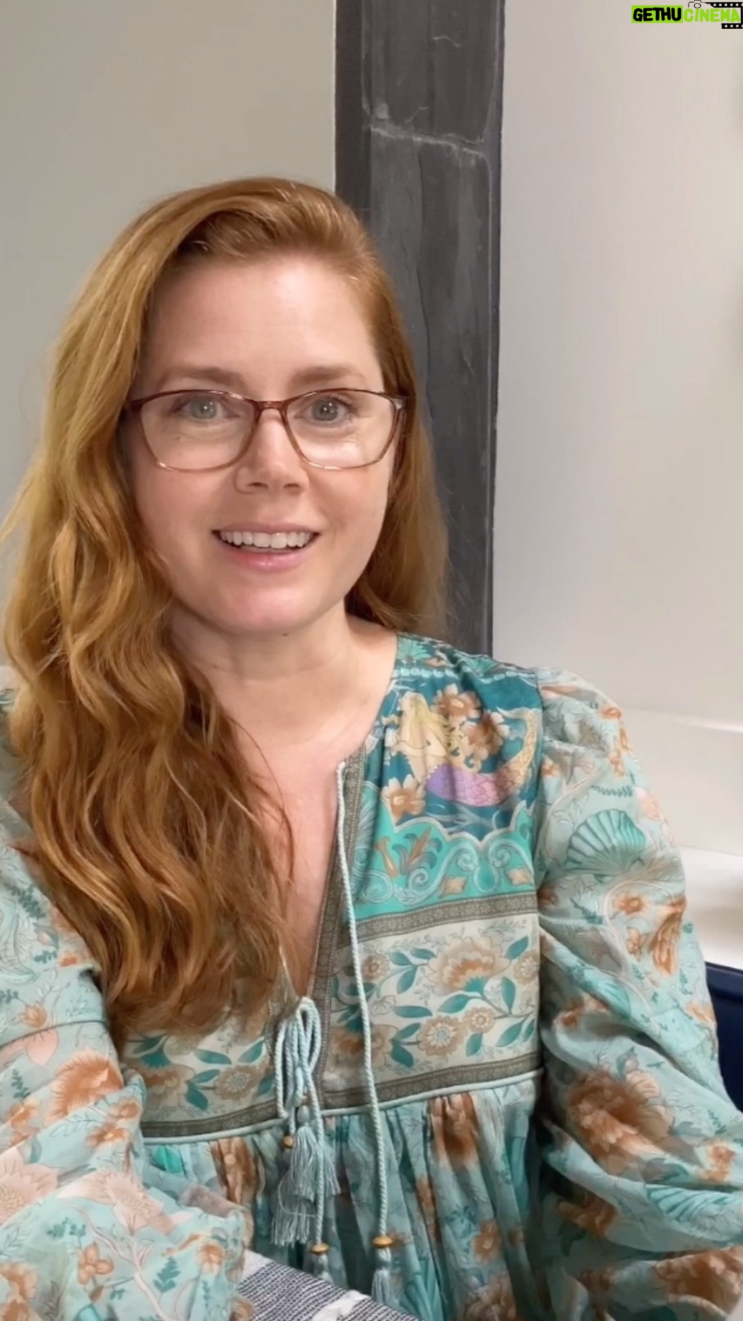 Amy Adams Instagram - I’ve decided to finally join to shine a spotlight on kids across the country who need our help and support during this difficult time. My friend @jennifer.garner and I are launching @SAVEWITHSTORIES – a spot to watch your favorite celebrities read your favorite children’s books. We are galvanizing as a community to support a new fund for a combined effort between SAVE THE CHILDREN and Share Our Strength’s NO KID HUNGRY (and a big thank you to our founding publisher, Scholastic♥️). THIRTY MILLION CHILDREN in the United States rely on school for food. School closures will hit vulnerable communities hard and @savethechildren and @nokidhungry are on the ground and ready to serve. They just need our help! These funds will help us make sure that families know how to find meals when schools are closed, support mobile meal trucks, food banks and other community feeding programs, provide educational toys, books and worksheets, and support out-of-school-time programs to help kids make up for lost time in the classroom. If you can manage a one time gift of $10, please text SAVE to 20222. If another amount would work better for you, please visit our website—link in bio. There is no maximum and there is no minimum—together we will rise and together we can help. #SAVEWITHSTORIES