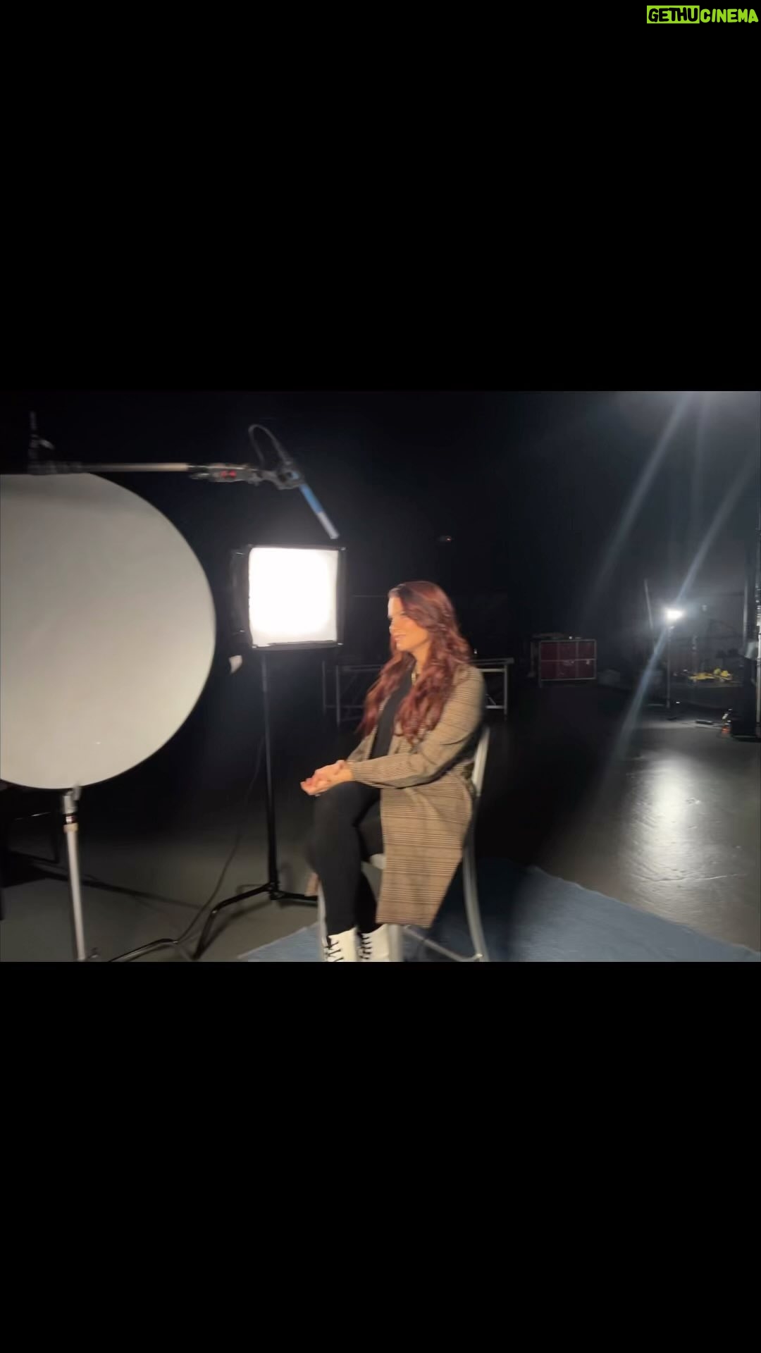 Amy Dumas Instagram - If you were conducting this interview and you could only ask ONE question… what would it be? (Look inspired by Sherlock Holmes) #interview #qotd