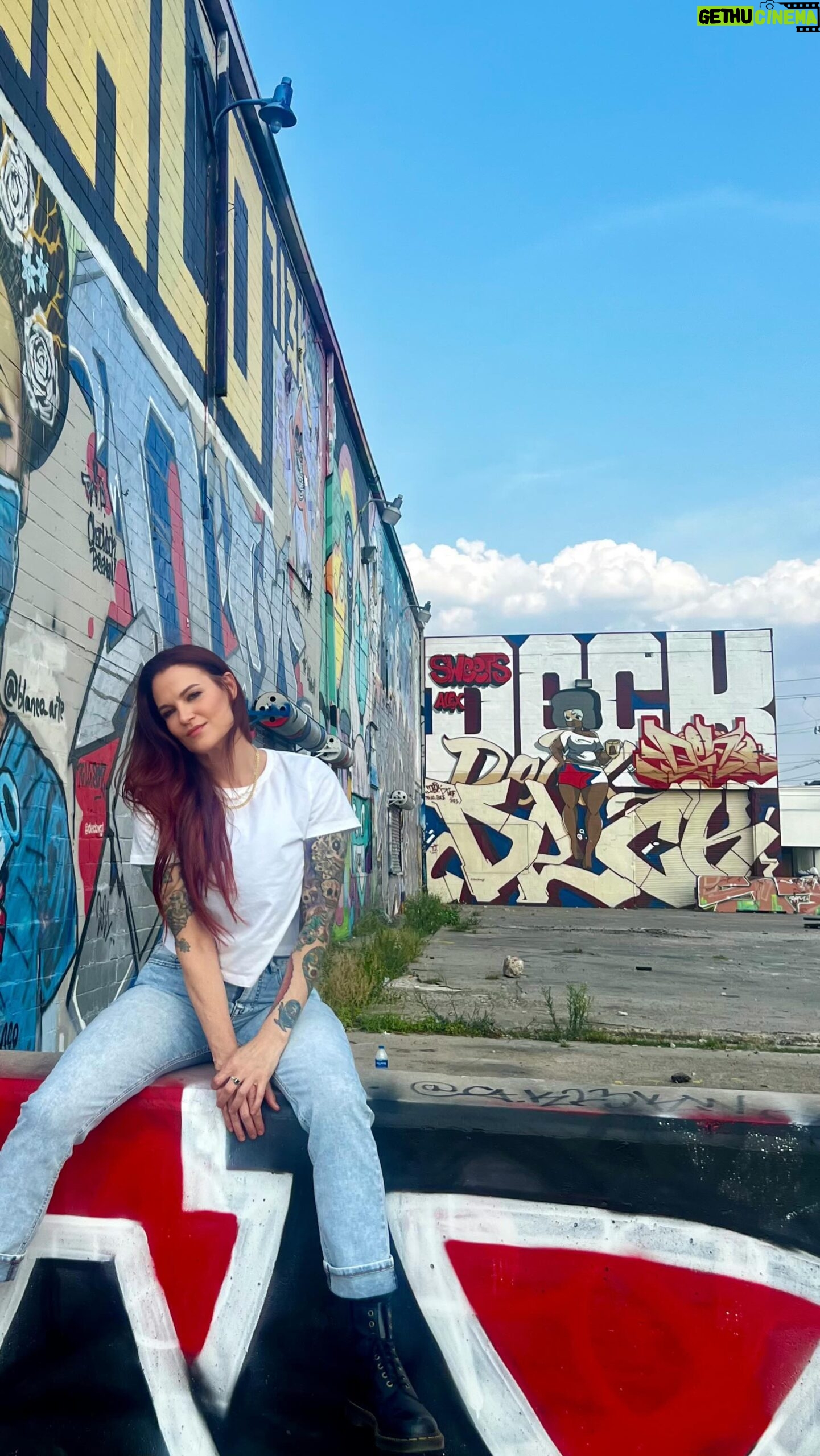 Amy Dumas - 25.1K Likes - Took some snaps with @angel_htx_photography in Houston with #bts from @petite_pikahh for more shots check out Angel’s portfolio