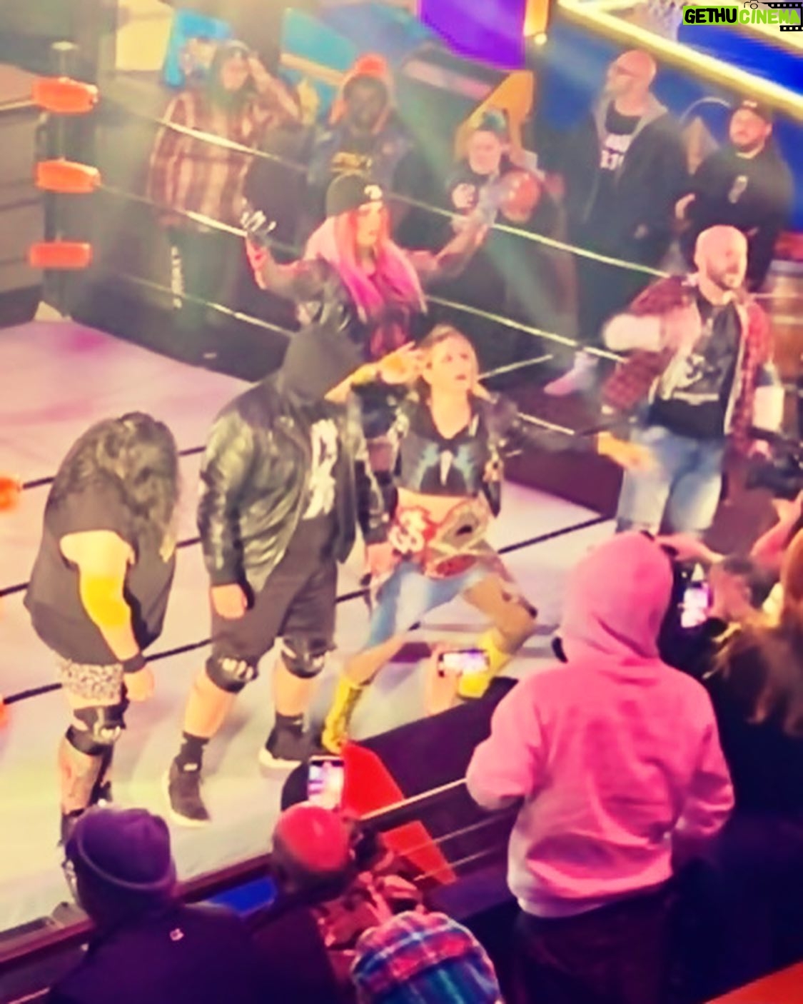 Amy Dumas Instagram - So stoked to finally be in town to see my homies kick ass at @hailugwa So Fun!
