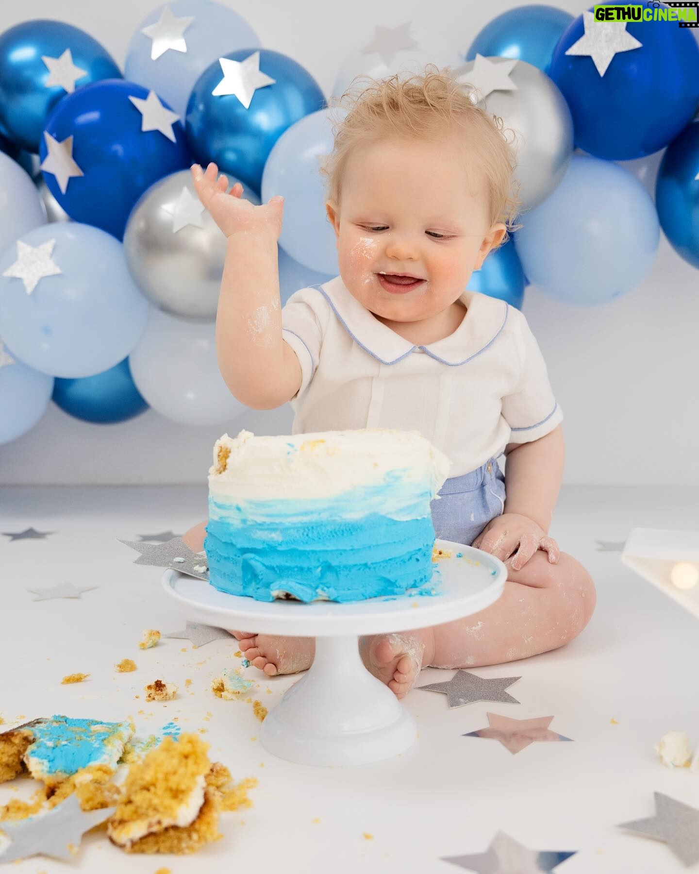 Amy Hart Instagram - Stanley’s having a smashing time 😢🍰 we took our gorgeous little man to @kate_priest_photography for his cake smash and I’m obsessed with the photos 🤩🤩🤩 There are more but they’re landscape so there will be another post 🤣 Did you do a cake smash for your little one? 💕 #cakesmash #firstbirthday #firstborn #firstbirthdaycake #cakesmashbrighton #baby #son #babyphotos #babyphotoshoot