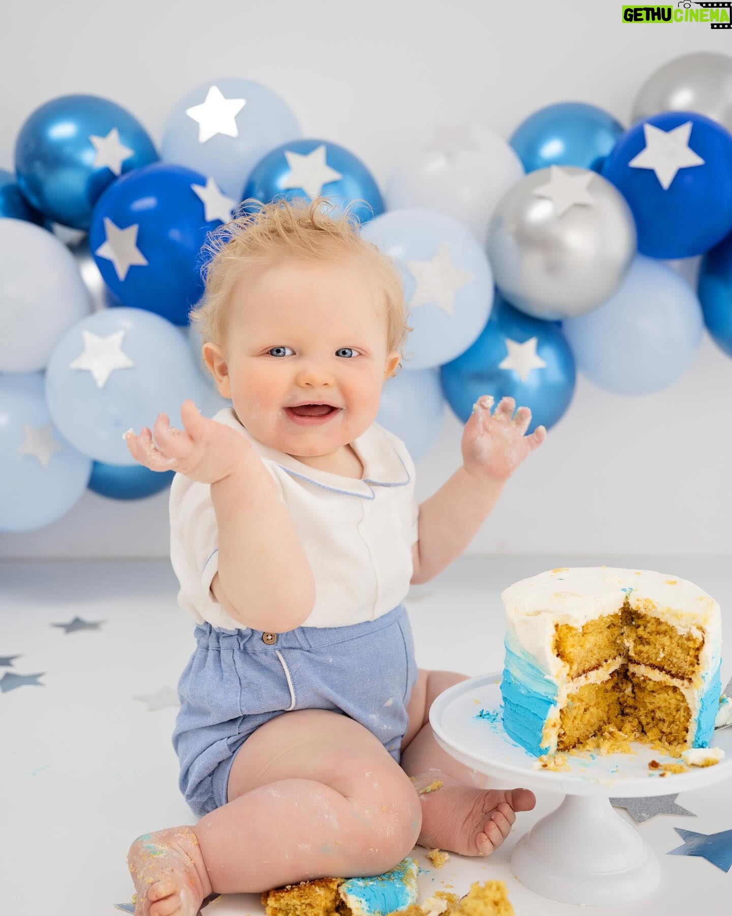 Amy Hart Instagram - Stanley’s having a smashing time 😢🍰 we took our gorgeous little man to @kate_priest_photography for his cake smash and I’m obsessed with the photos 🤩🤩🤩 There are more but they’re landscape so there will be another post 🤣 Did you do a cake smash for your little one? 💕 #cakesmash #firstbirthday #firstborn #firstbirthdaycake #cakesmashbrighton #baby #son #babyphotos #babyphotoshoot