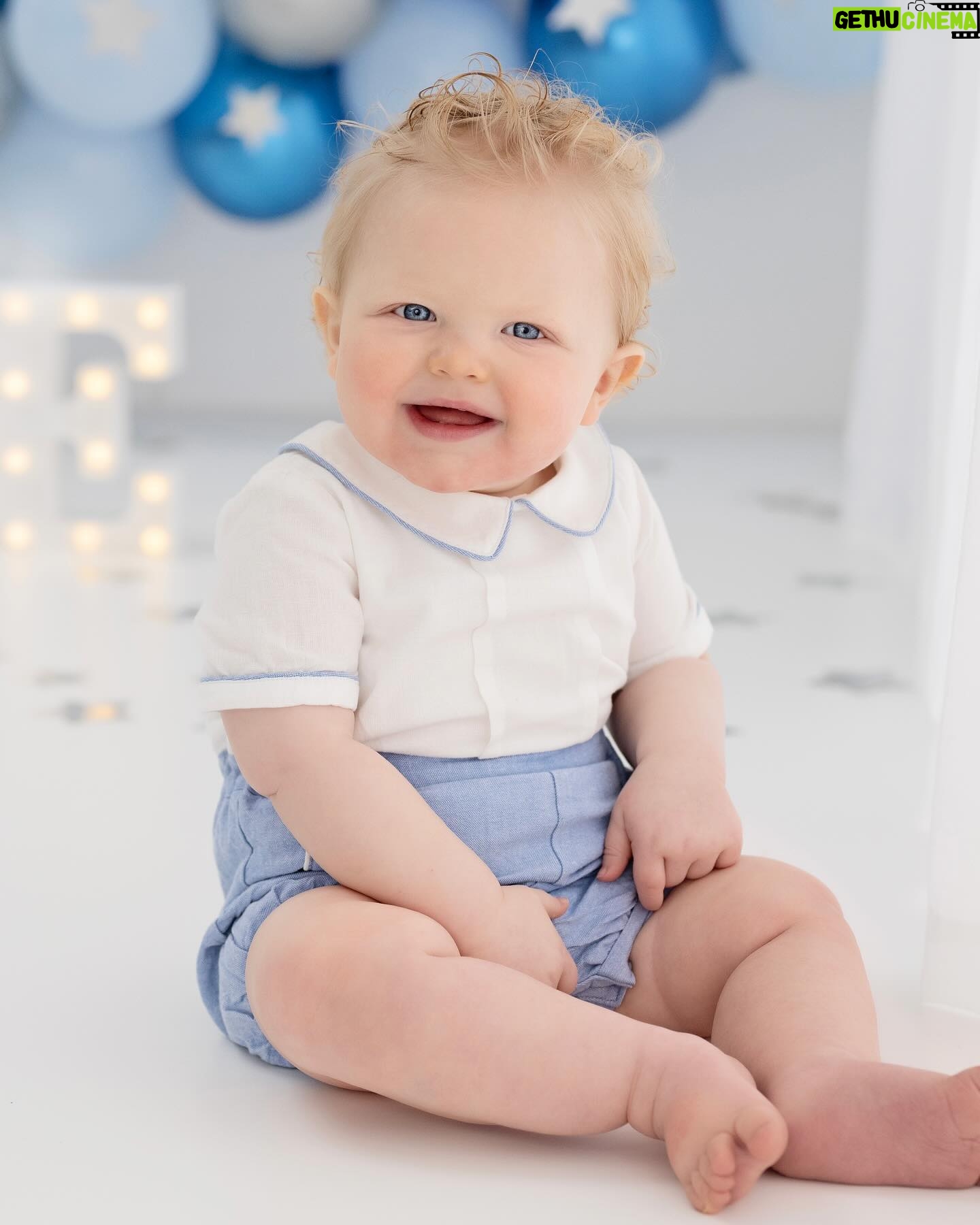 Amy Hart Instagram - Stanley’s having a smashing time 😢🍰 we took our gorgeous little man to @kate_priest_photography for his cake smash and I’m obsessed with the photos 🤩🤩🤩 There are more but they’re landscape so there will be another post 🤣 Did you do a cake smash for your little one? 💕 #cakesmash #firstbirthday #firstborn #firstbirthdaycake #cakesmashbrighton #baby #son #babyphotos #babyphotoshoot