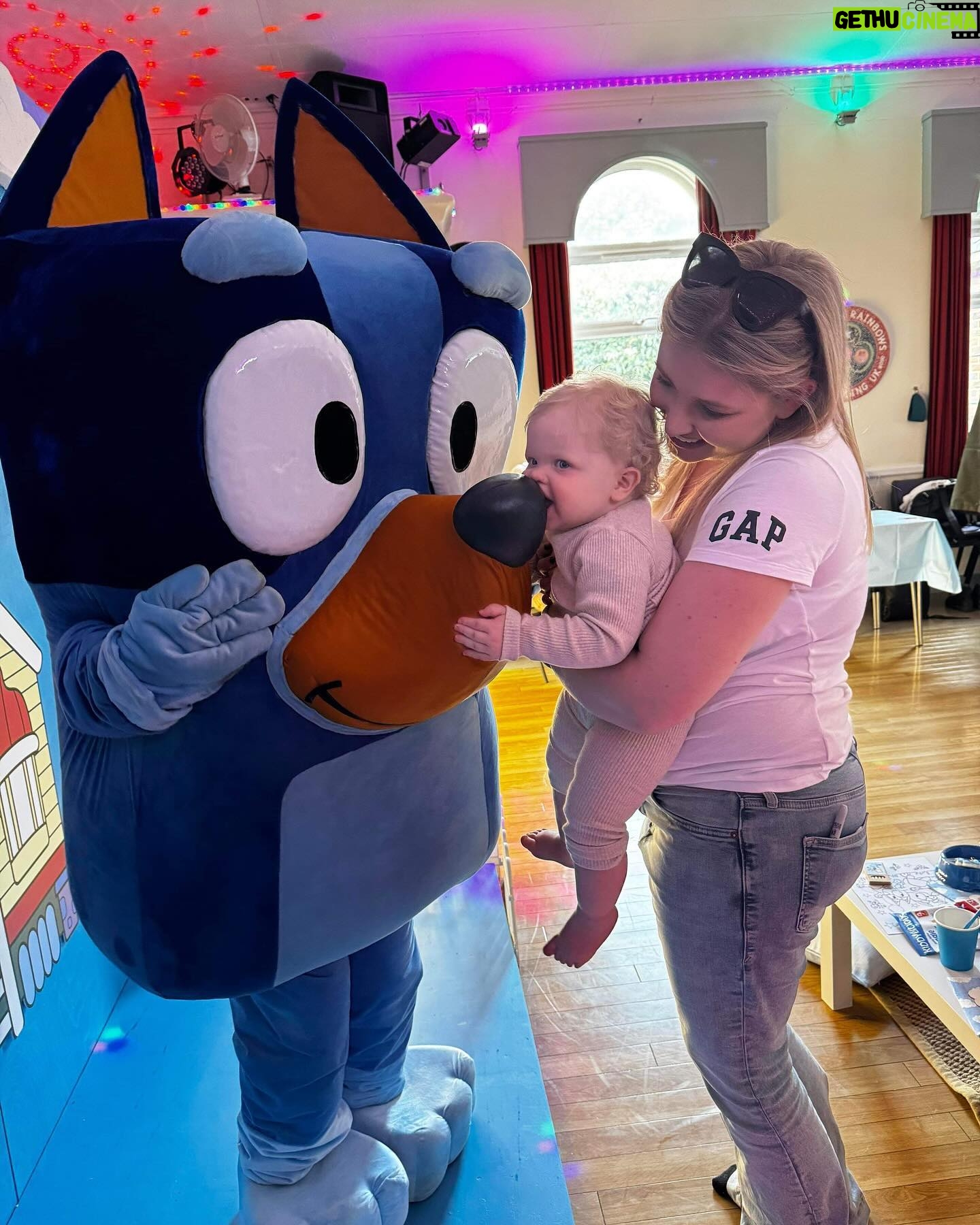 Amy Hart Instagram - This Episode Of Bluey Is Called Stanley’s First Birthday 🎂 💙🩵 The best time for my little boys first birthday 🎁 Theme:I looked on Pinterest and sent @everylastdetail_x a reeeally long voice note and as always they delivered!!! Even down to themed waters, biscuits from @thecupcakecollectionx , dog bowls instead of plates and little bone name tags 🥲. Roll on my UK hen do!! Food: I got pizzas for the adults, lots of different cans of drink and my Nan brought some cupcakes 🤣 For the babies I just went online and ordered so so many @kiddyliciousuk snacks. Felt this was the best zero waste option as now our cupboard is stocked with the ones we didn’t use!! My mum also did a tray of sandwiches and a tray of chicken dippers and sausages. Activities: We used two local family run companies, @rentyoureventsussex for the bluey soft play and DSH Leisure for the bouncy castle. I had DSH castles my whole childhood so really special that we can now use them for Stanley!! We also had @one_stop_partyshop come along with Bluey herself! I tried to book the full 2 hour party but they recommended that we just did 30 mins and it was fab! Games, singing and dancing and a meet and greet! I also used to do panto with Blueys party assistant so it really was the most Worthing party you can get 🤣 Cake: We used @kellyscakes_ We had white chocolate and raspberry (Stanley’s faves) and it was sooo good! Also very reasonably priced and I finally managed to order a cake for the size of the guest list and not for the feeding of the 5000!! Outfit: @indielledesigns 💙 my go to for seasonal clothing! Party Boxes: I had seen adopt a floppy on Pinterest so asked @my1styears if we could do a bulk order of the bunnies, they took it extra and gifted everyone a personalised denim jacket 😢 I also bought a box of bubble wands off Amazon and each child got a little book too! (Little libraries, also from Amazon!) (m1y also gave me a discount code which is AMYHART10 xx)