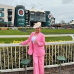 Amy Hart Instagram - Fab day at Aintree with @saskia_marriott 💕💕🐴 We ate in ‘The Art Club’ and the food was just insane, have a reel to put up in the week to show you! As you know I’m feeling more suit than dress at the moment and I loooove this one from @riverisland and got so many compliments all day! I actually had quite a few winners too! We then ended up at ‘the queens’ pub which was sooo much fun! #aintree #ladiesday #imwearingri #riverisland #suit #ladiestailoring #midsizestyle #midsizefashion #horseracing #racedayoutfits #fascinator #midsizetailoring #midsizesuit